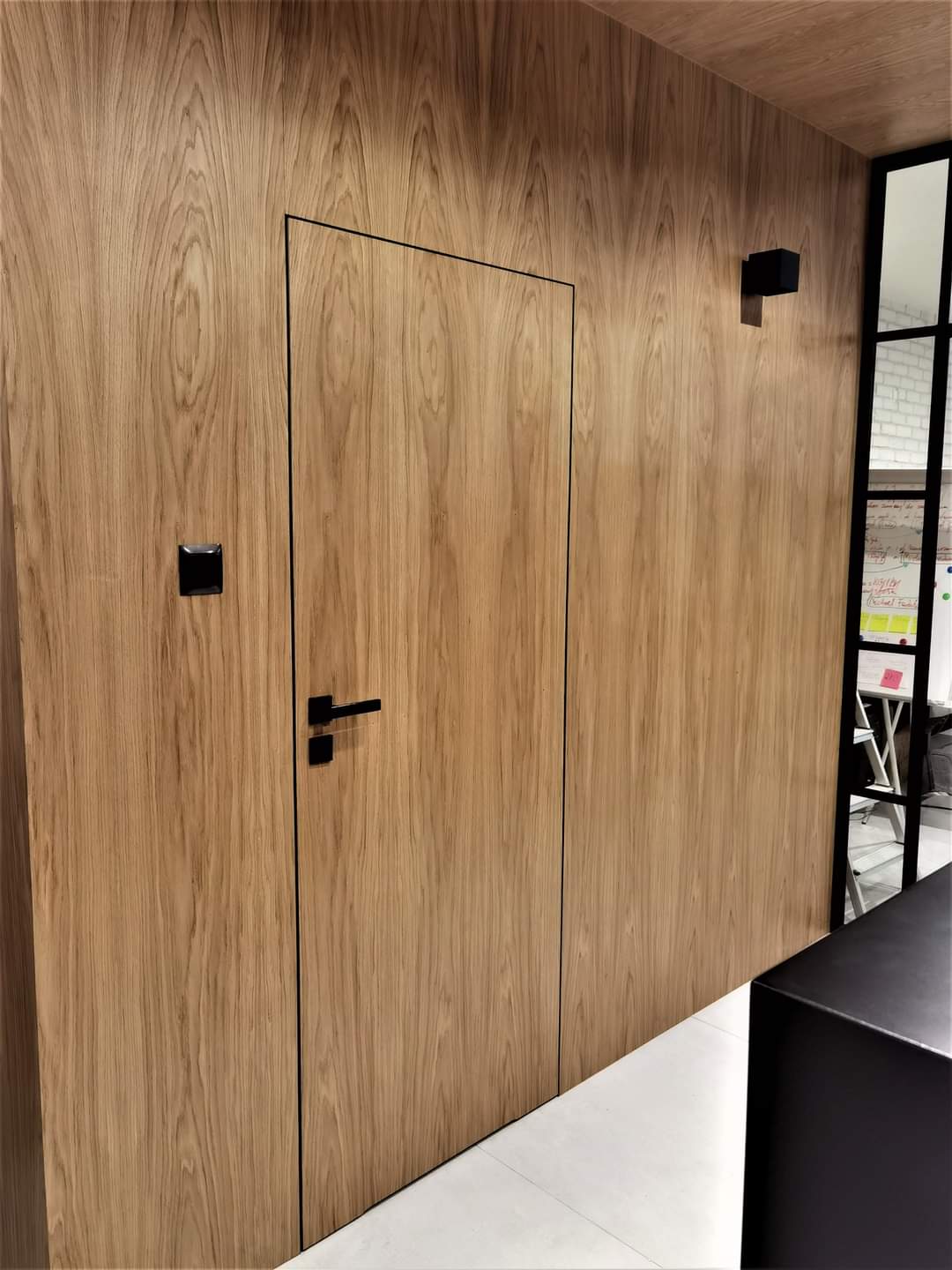 System z zastosowaniem ościeżnic ukrytych aluminiowych